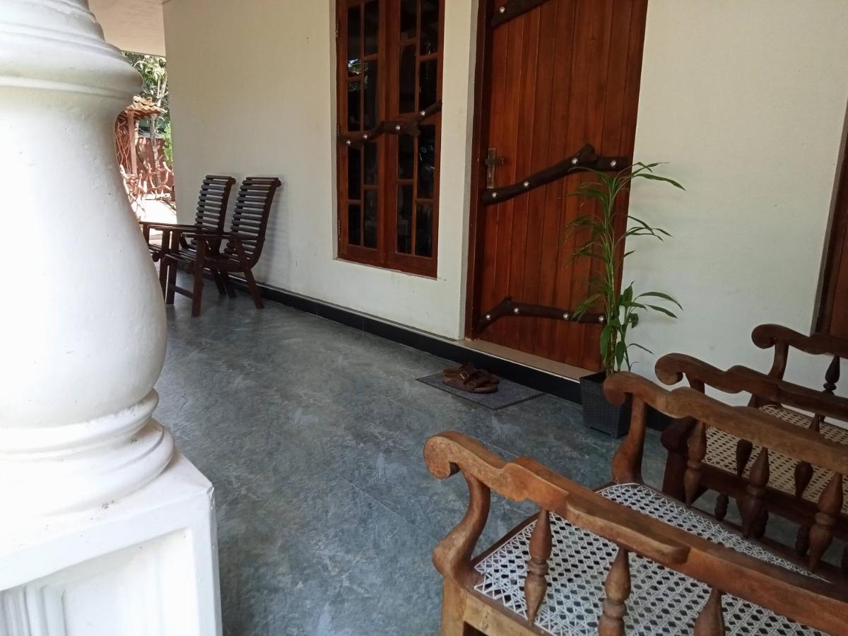 Induwara Safari Resort Udawalawe Exteriér fotografie