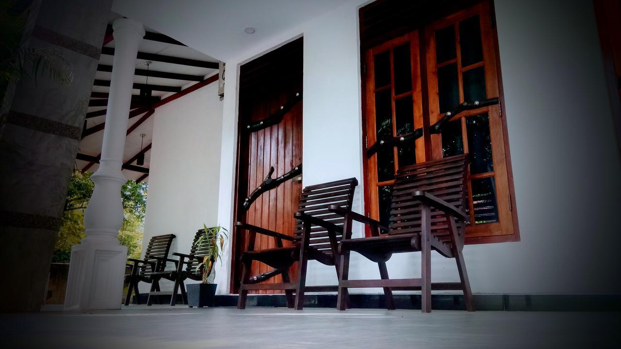 Induwara Safari Resort Udawalawe Exteriér fotografie