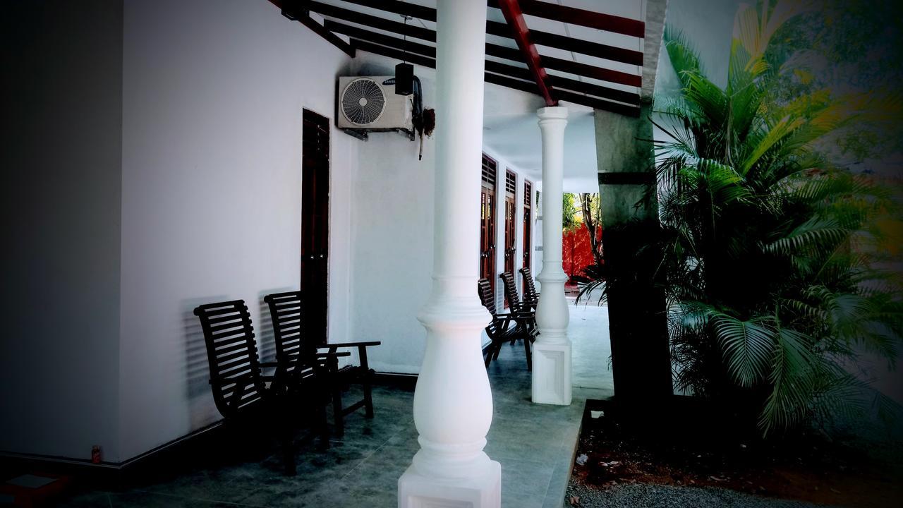 Induwara Safari Resort Udawalawe Exteriér fotografie