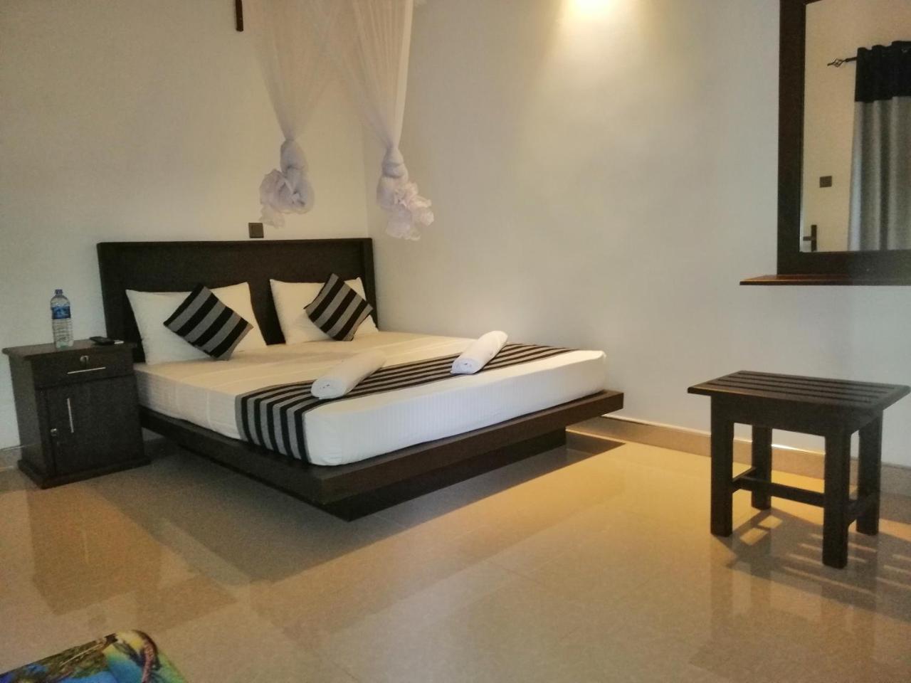 Induwara Safari Resort Udawalawe Exteriér fotografie