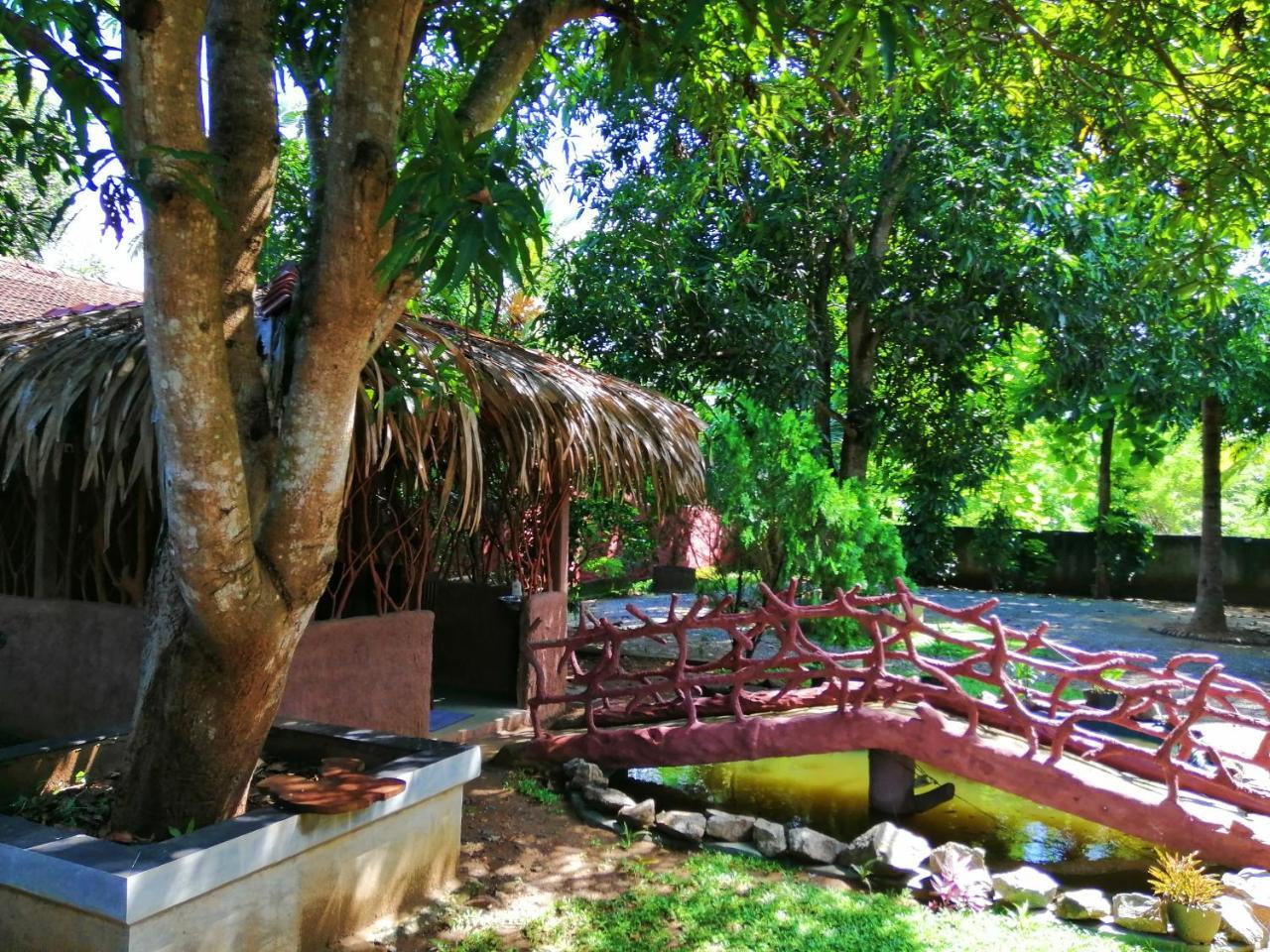 Induwara Safari Resort Udawalawe Exteriér fotografie